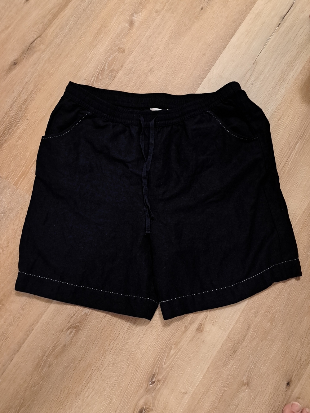Northern Reflections Navy Elastic Waist Shorts. Linen Blend